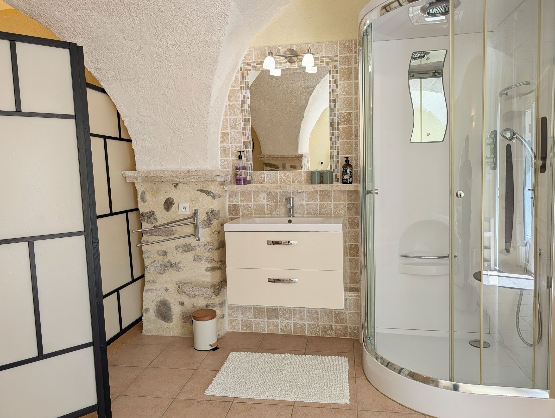 Standard Double Room | Bathroom