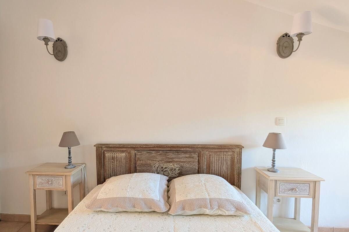 Economy Double Room, Private Bathroom, Mountain View