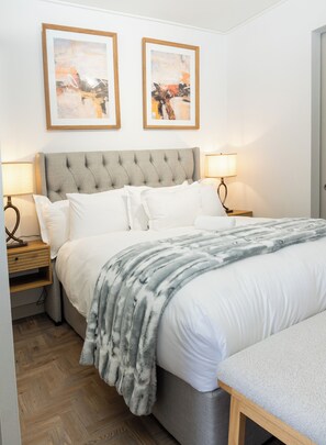 Room - Cozy 1-bedroom apartment in the walkable city - Rosebank. (Johannesburg)