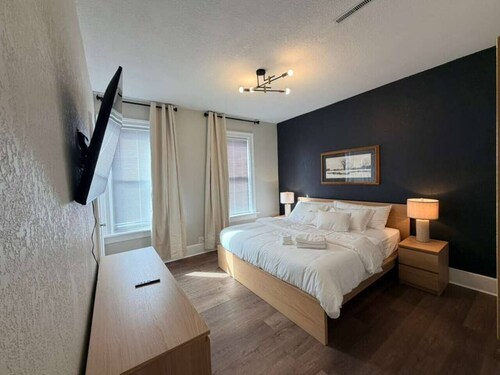 EKO Stays | Executive Retreat Near Brady St