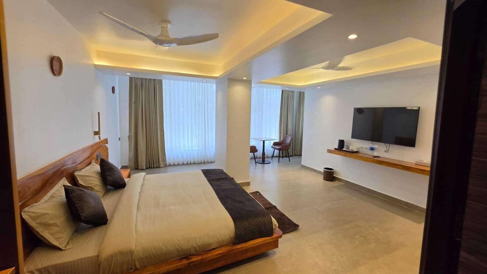 Deluxe Double Room | Free WiFi