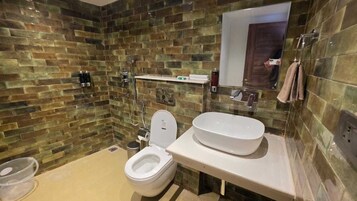 Deluxe Double Room | Bathroom