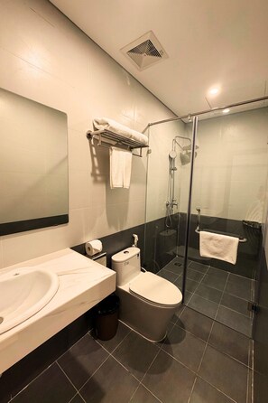 Superior Double Room | Bathroom - GAO SUITES (Hoan Kiem)