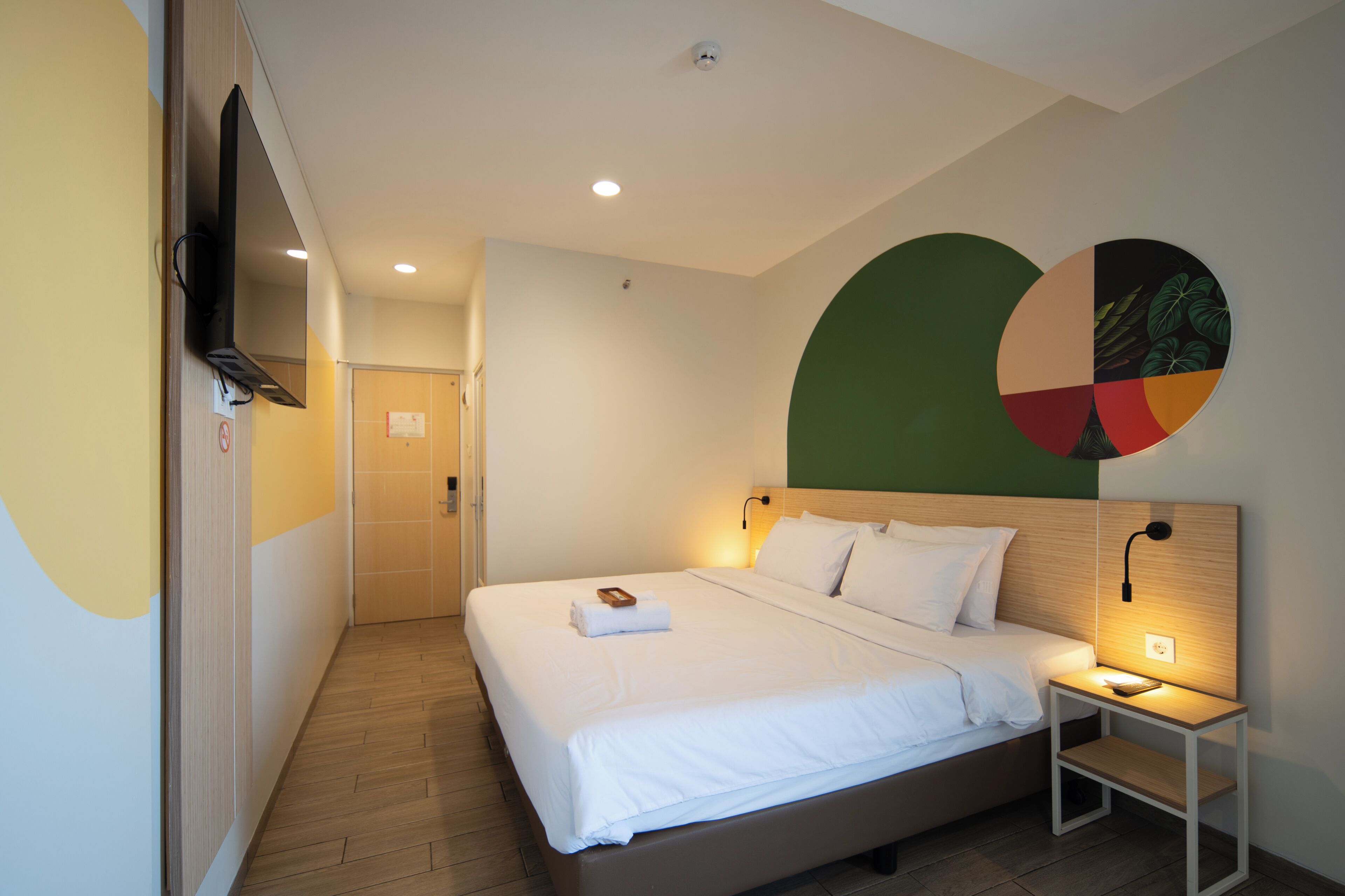Premium Room | Free WiFi, bed sheets