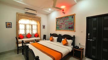 Memory-foam beds, desk, laptop workspace, free WiFi