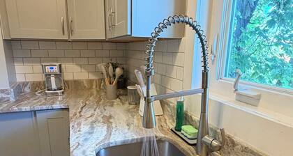 Cozy 2BR Near Tufts • Sleeps 5