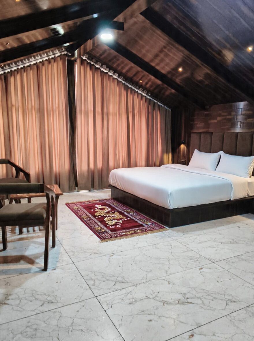 Presidential Suite, Balcony, Mountain View | Desk, laptop workspace, free WiFi