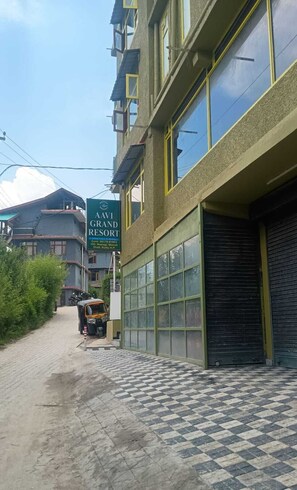 Front of property - Aavi Grand Manali (Manali)
