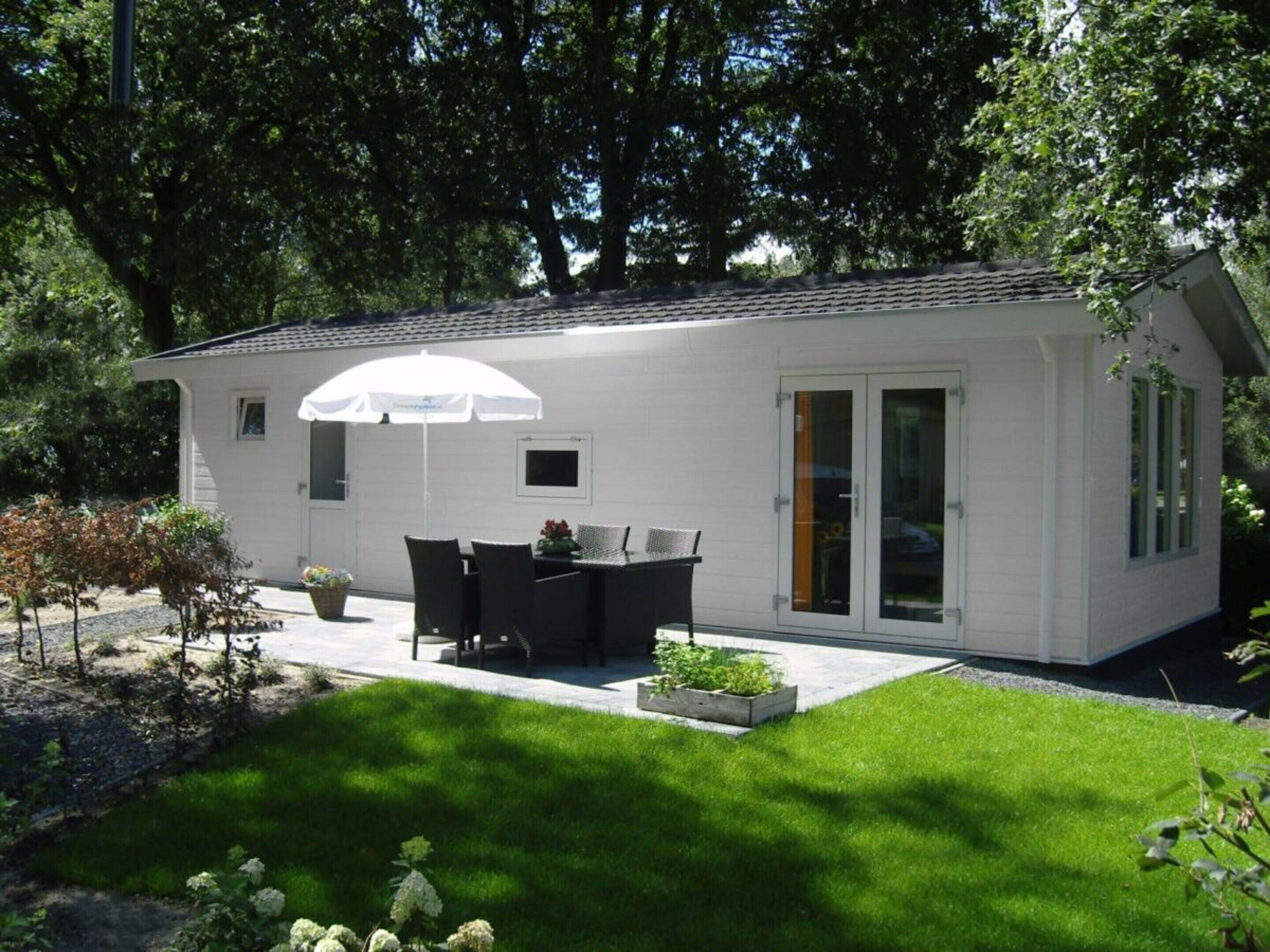 House | Outdoor dining