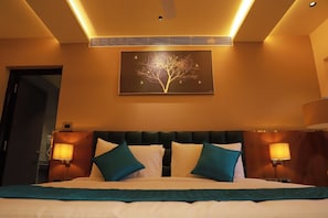 Deluxe Room, Balcony, Sea Facing | Laptop workspace, free WiFi - Sea Deck (Port Blair)