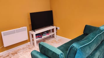 Superior Apartment, 1 Bedroom | Living area