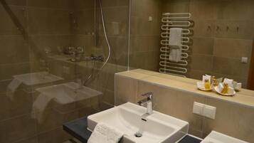 Suite | Bathroom