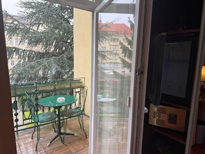 Single Room, Balcony | Outdoor dining - Hotel Jäger (Wien)