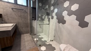 Bathroom - The River Kwai Bridge Resort 2 (Kanchanaburi)