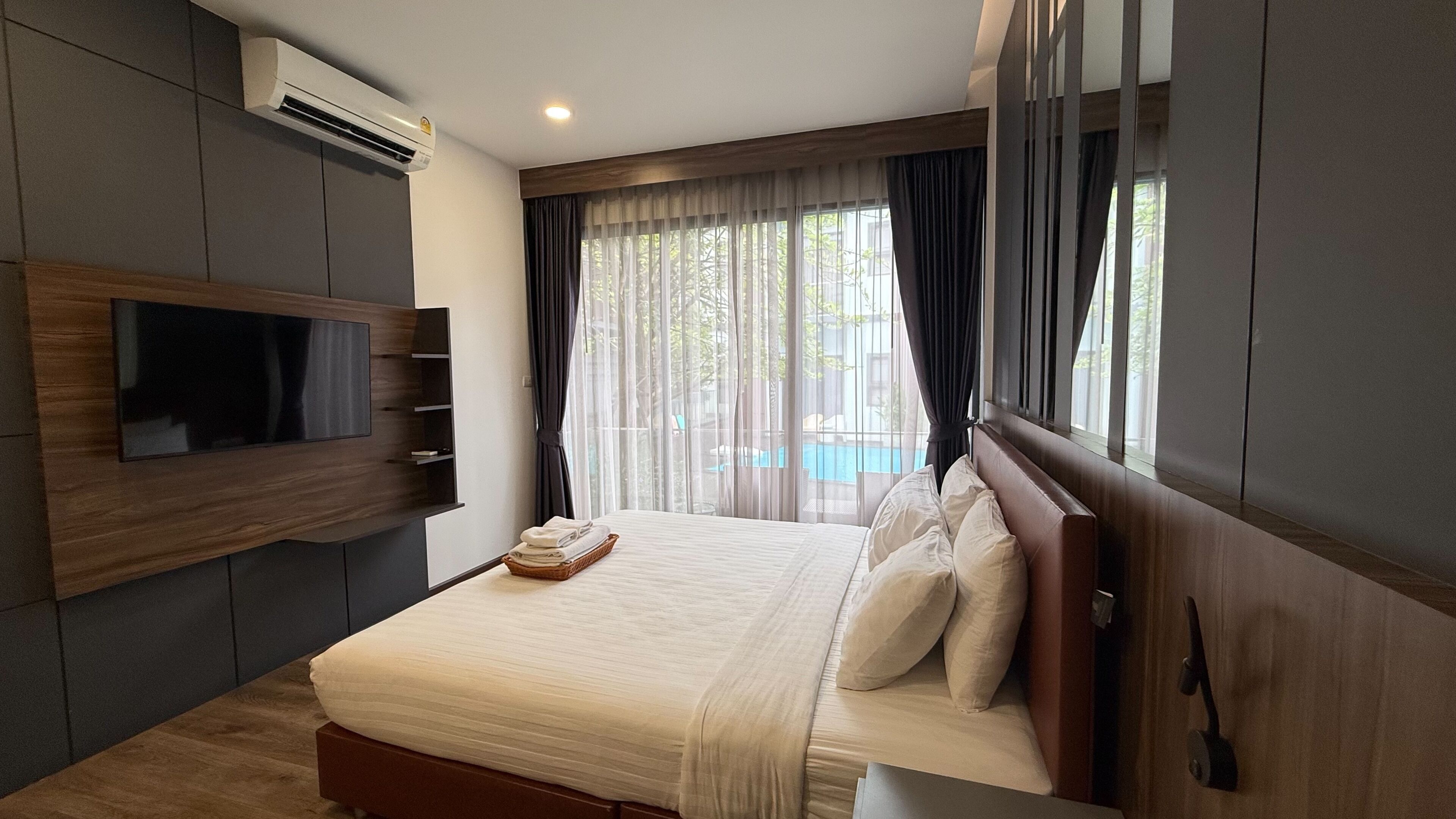 Handicap Double Room | Peti besi dalam bilik, meja, Wi-fi percuma, cadar katil 