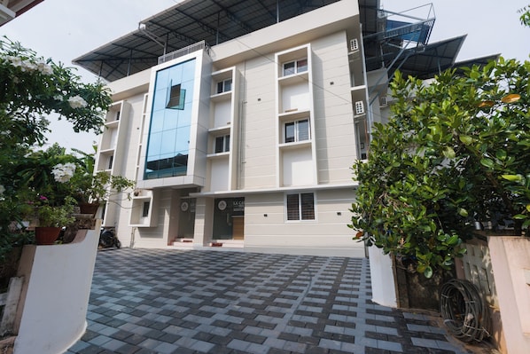 Exterior - La casioinn (Beeba regalia)
