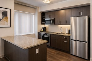 Private kitchen - Harborlight Suites (Toronto)