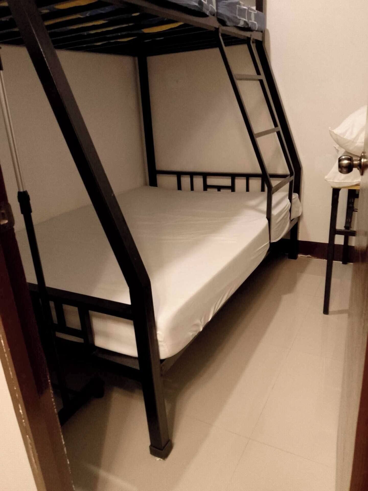 WiFi, bed sheets