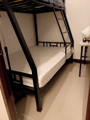 WiFi, bed sheets - Lakeshore Villa (Victoria)