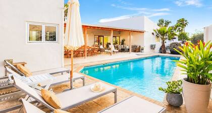 LUX 5BR Retreat w/ Private Pool • Bella Mia Villa
