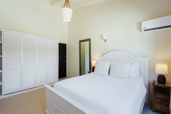 5 bedrooms, travel cot, WiFi, bed sheets