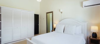 LUX 5BR Retreat w/ Private Pool • Bella Mia Villa