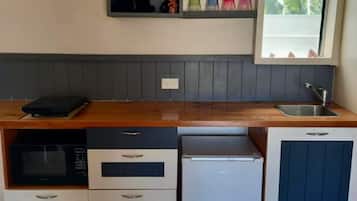 Classic Cabin, Beach View | Private kitchen