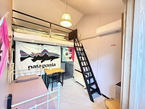Chambre de base double, lanai | Accès au Wi-Fi (inclus)