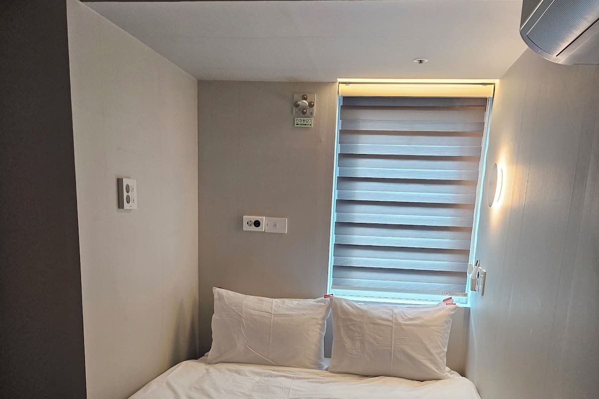In-room safe, free WiFi