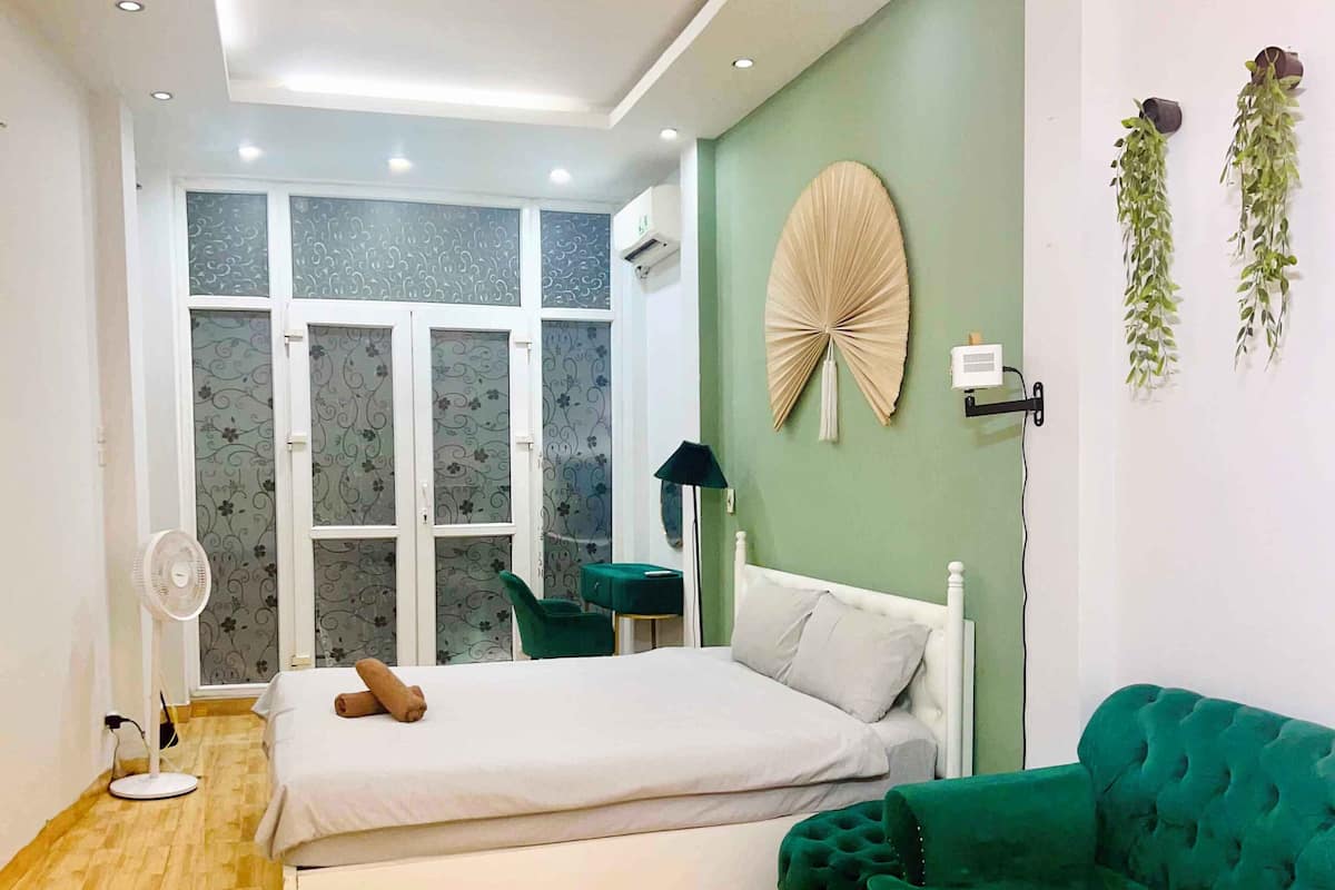 Phòng đôi Deluxe, không hút thuốc, ban công | Bàn, bàn ủi/dụng cụ ủi quần áo, truy cập Internet không dây miễn phí 