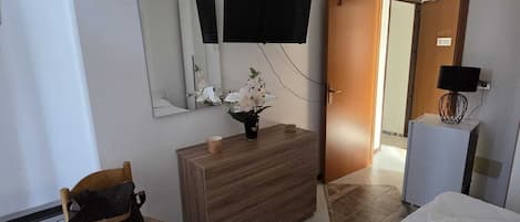 Studio Classique, balcon | Fer et planche à repasser, Wi-Fi gratuit
