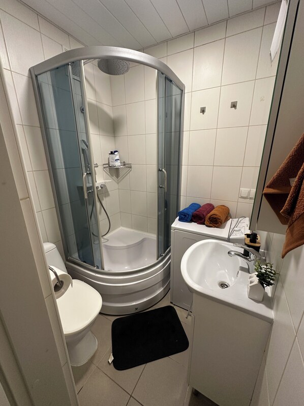 Bathroom - Enjoyable 1-bedroom apartment in charming Tallinn near city center (Tallinn)