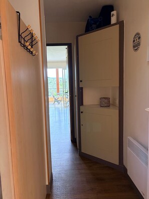 Interior - CAP ESTEREL Studio (Saint-Raphaël)