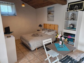 Room - Vrbo Property (Chauvé)