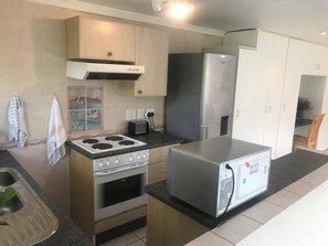 Private kitchen - Six on Green Cottage (Johannesburg)