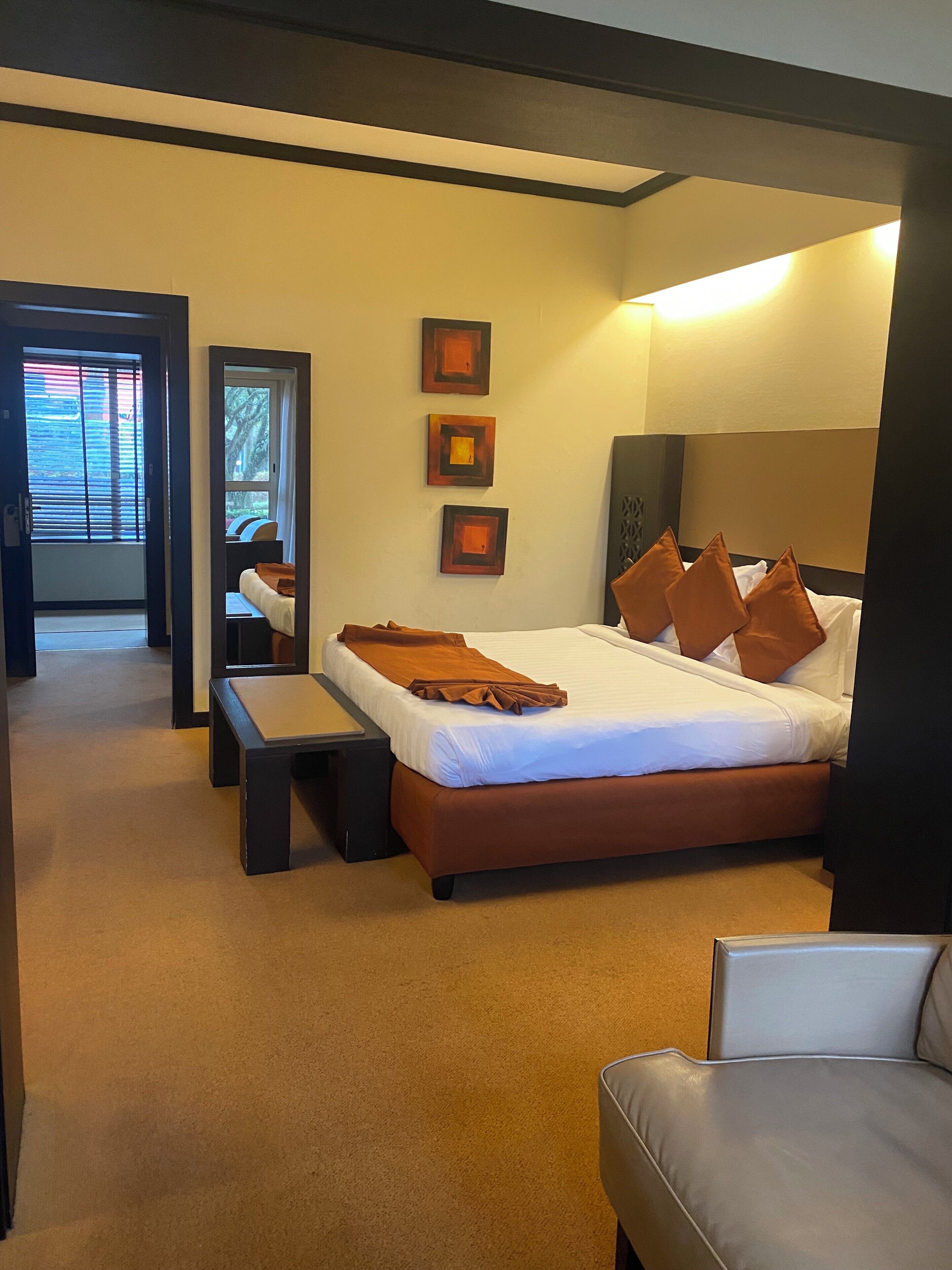 In-room safe, soundproofing, iron/ironing board, free WiFi
