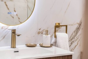 Bathroom - Lemair Luxury Apartments Kozani Deluxe Double Room (Kozani)