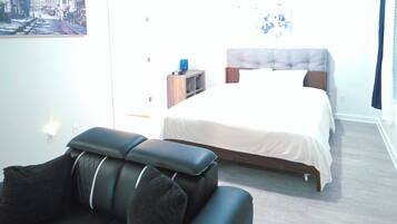 Desk, iron/ironing board, WiFi (free)