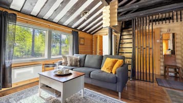 Apartment, Multiple Beds, Sauna, Slope side | Living area | 40-inch Smart TV with cable channels