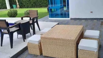 Outdoor dining