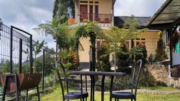 Villa, veranda | Buiten dineren