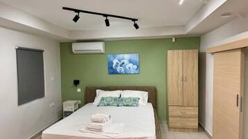 3 chambres, fer et planche à repasser, Wi-Fi, draps fournis