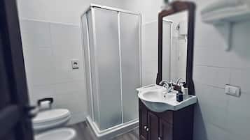 Douche, serviettes fournies