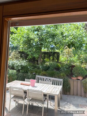 Outdoor dining - Vrbo Property (Korb)