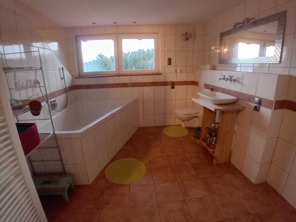 Bathroom - Vrbo Property (Spiegelau)