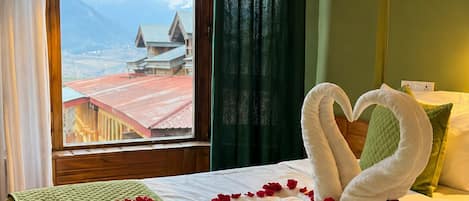 Deluxe Double Room, Mountain View | WiFi (free)