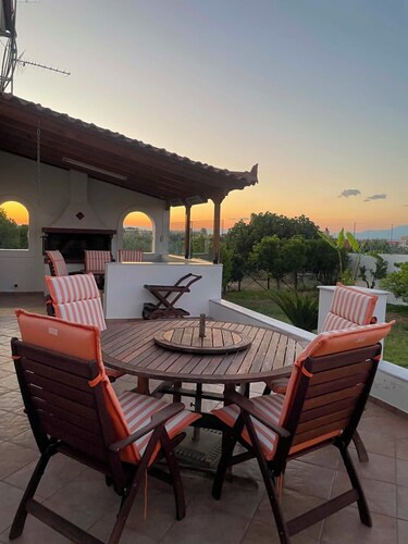 Aethera Maisonette
Family-Friendly Maisonette with Large Garden & BBQ in Kokoni