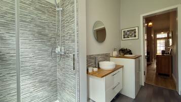 Deluxe Apartment, City View | Bilik Mandi