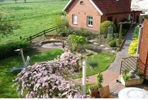 Terrace/patio - Holiday home with 2 bedrooms (Großefehn)