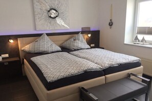 Iron/ironing board, free WiFi, bed sheets - More about the Wadden Sea Doris Frenzel (Cuxhaven)